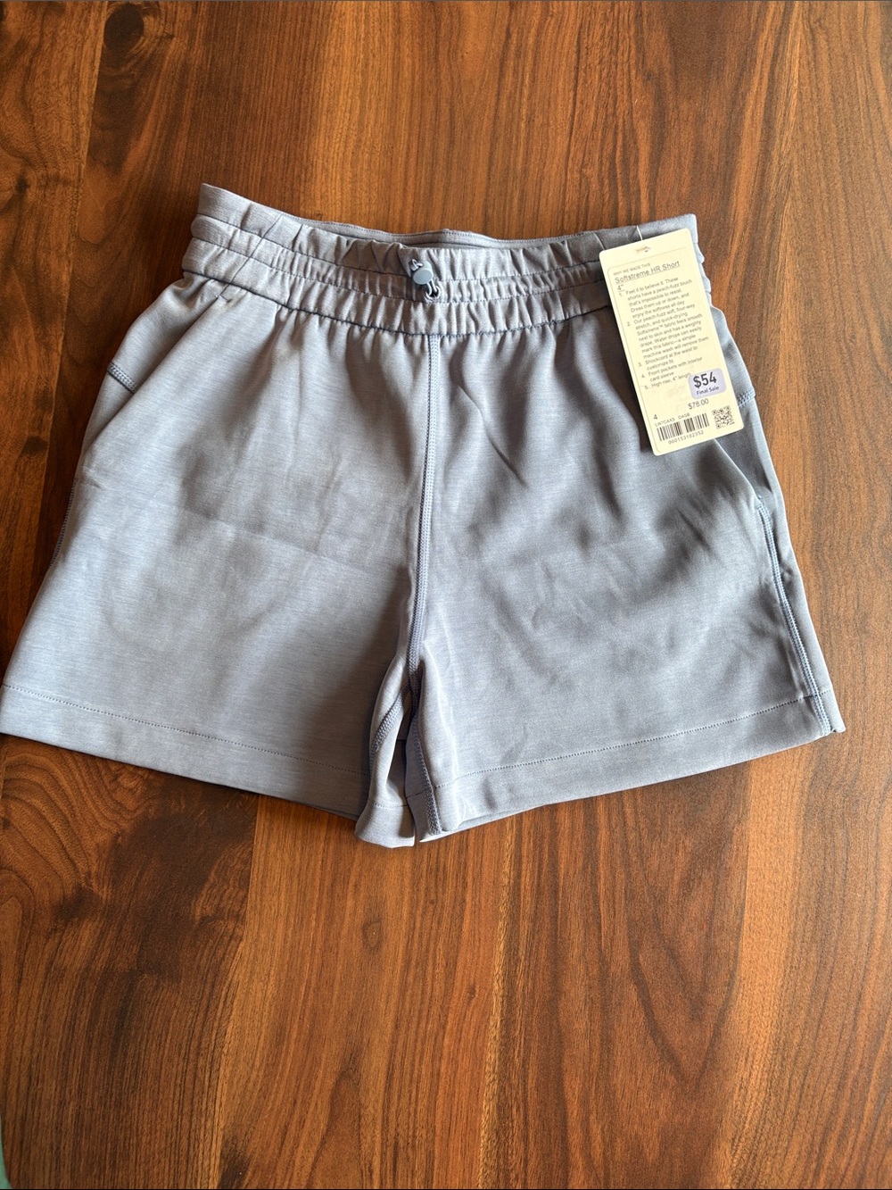 Lululemon Women’s Softstreme HR Short 4” NWT Sz 4